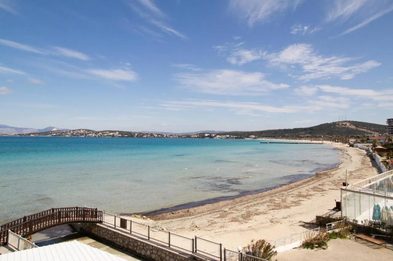 Exceptional Apartment With Fascinating Sea View Near Beach In Cesme Altinyunus